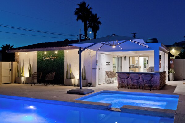 Outdoor pool, a heated pool - Casa Agave! Mexico in the Desert: Pool/SPA, Mountains Views and BBQ! (Desert Hot Springs)