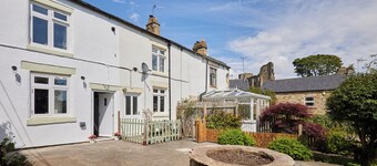 Cosy Cottage in Historic Town - Family friendly, stylish and comfortable