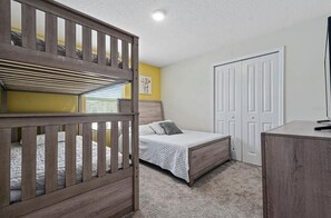 5 Schlafzimmer, Bügeleisen/Bügelbrett, WLAN, Bettwäsche