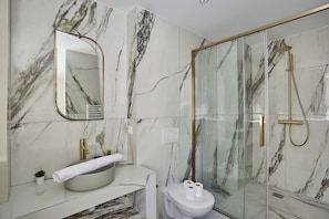 Apartment | Bathroom