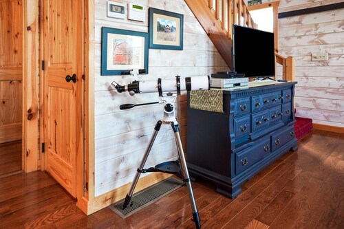 Cardinal's Nest | Hocking Hills, 32 Acre Retreat