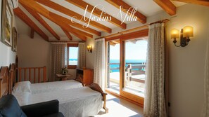 6 bedrooms, desk, WiFi, bed sheets