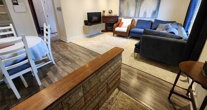 Cozy 3BR Apartement, 15m Downtown, 10m Airport, Quiet neighborhood Very walkable