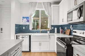 Private kitchen - Turnkey Luxury in a Stunning New Build 3 Bedroom Home (Spring Valley)