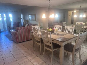 Dining - Pier Point South Ocean View Condo D-47 (St. Augustine)
