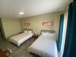 Bureau, fer et planche à repasser, Wi-Fi gratuit