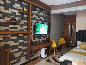 1 habitación, tabla de planchar con plancha, wifi y ropa de cama
