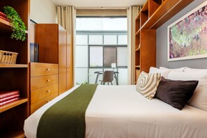 2 Schlafzimmer, Schreibtisch, Bügeleisen/Bügelbrett, kostenloses WLAN