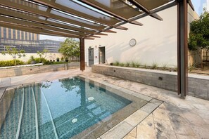 Outdoor pool, pool loungers