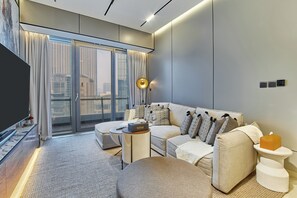 Premium Apartment, 2 Bedrooms, Canal View | Living room