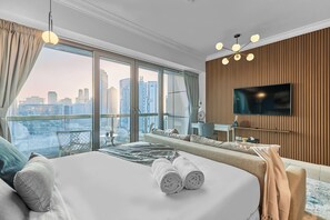 프리미엄 스튜디오, 킹사이즈침대 1개, 시내 전망 | 객실 내 금고, 책상, 노트북 작업 공간, 암막 커튼