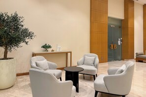 로비 좌석 공간