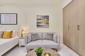 Studio Premium, 1 giường cỡ king | Bộ đồ giường cao cấp, két bảo mật tại phòng 