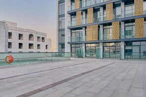 Outdoor pool - bnbme | Serenity Lakes 5 | Studio (Dubai)