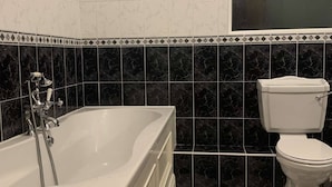 Room, 1 Bedroom | Bathroom - Room-room 4, Williamstown, Ireland (Williamstown)