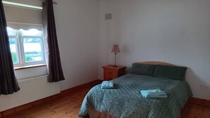 Room, 1 Bedroom - Room-room 4, Williamstown, Ireland (Williamstown)