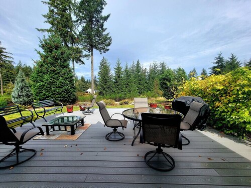 Golf Course home sleeps 6