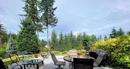 Golf Course home sleeps 6