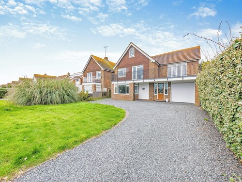 5 bedroom accommodation in Goring By Sea