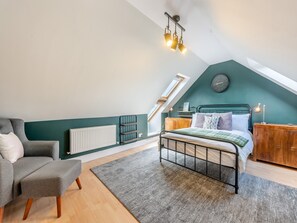 5 bedrooms, free WiFi, bed sheets - 5 bedroom accommodation in Goring By Sea (Goring By Sea)