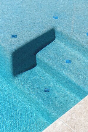 温水プール