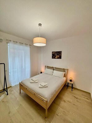 1 habitación, escritorio, wifi y ropa de cama