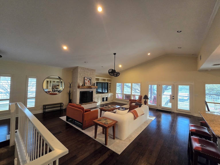 Open Water Lake Lbj! Kayaks/paddleboards, Swimming, Fire Pit, Dog Friendly - Kingsland, TX