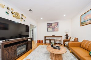 Smart TV - 76/2-SPRING GETAWAY EARLY BIRD 10%!Cozy & Spacious 5-bedroom apartment in Boston (Boston)