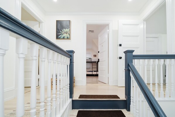 Interior - Spacious 5-Bedroom 3-full bath Boston Home, Subway access & Scenic View (Boston)