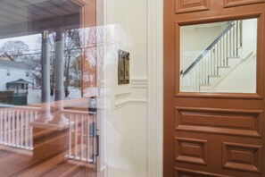 Interior - Spacious 5-Bedroom 3-full bath Boston Home, Subway access & Scenic View (Boston)