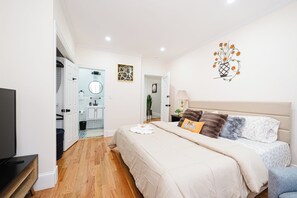 5 bedrooms, free WiFi, bed sheets