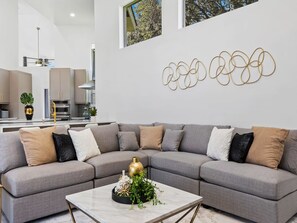 Hus (Multiple Bedrooms) | Interiör