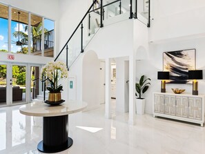Casa (Multiple Bedrooms) | Interior