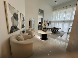 Hus (Multiple Bedrooms) | Interiör