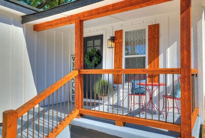 The Tiny Home on Route 66 - Cozy 2 bed with WiFi