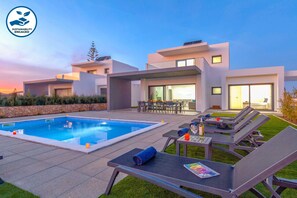 Pool - Villa w/ Heatable Pool and BBQ in Albufeira (Albufeira)