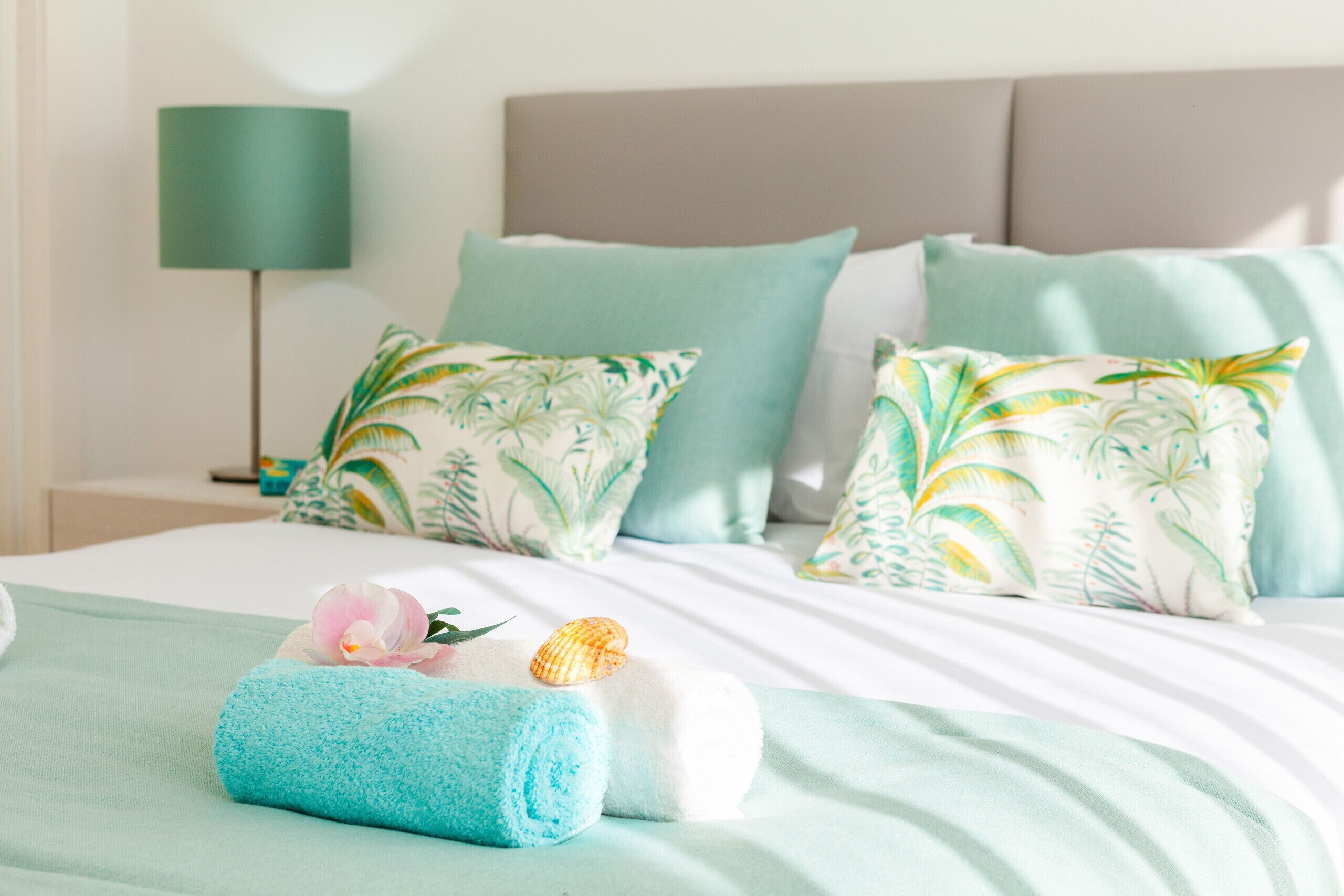 3 室のベッドルーム、アイロン / アイロン台、WiFi (無料)、ベッドシーツ