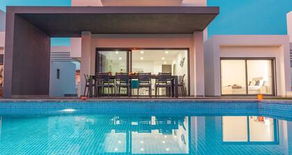 Villa w/ Heatable Pool and BBQ in Albufeira