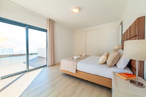 3 bedrooms, in-room safe, iron/ironing board, free WiFi