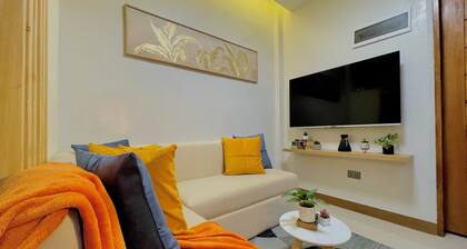 02 Easy Access Stay, Minutes from Airport on Main Road