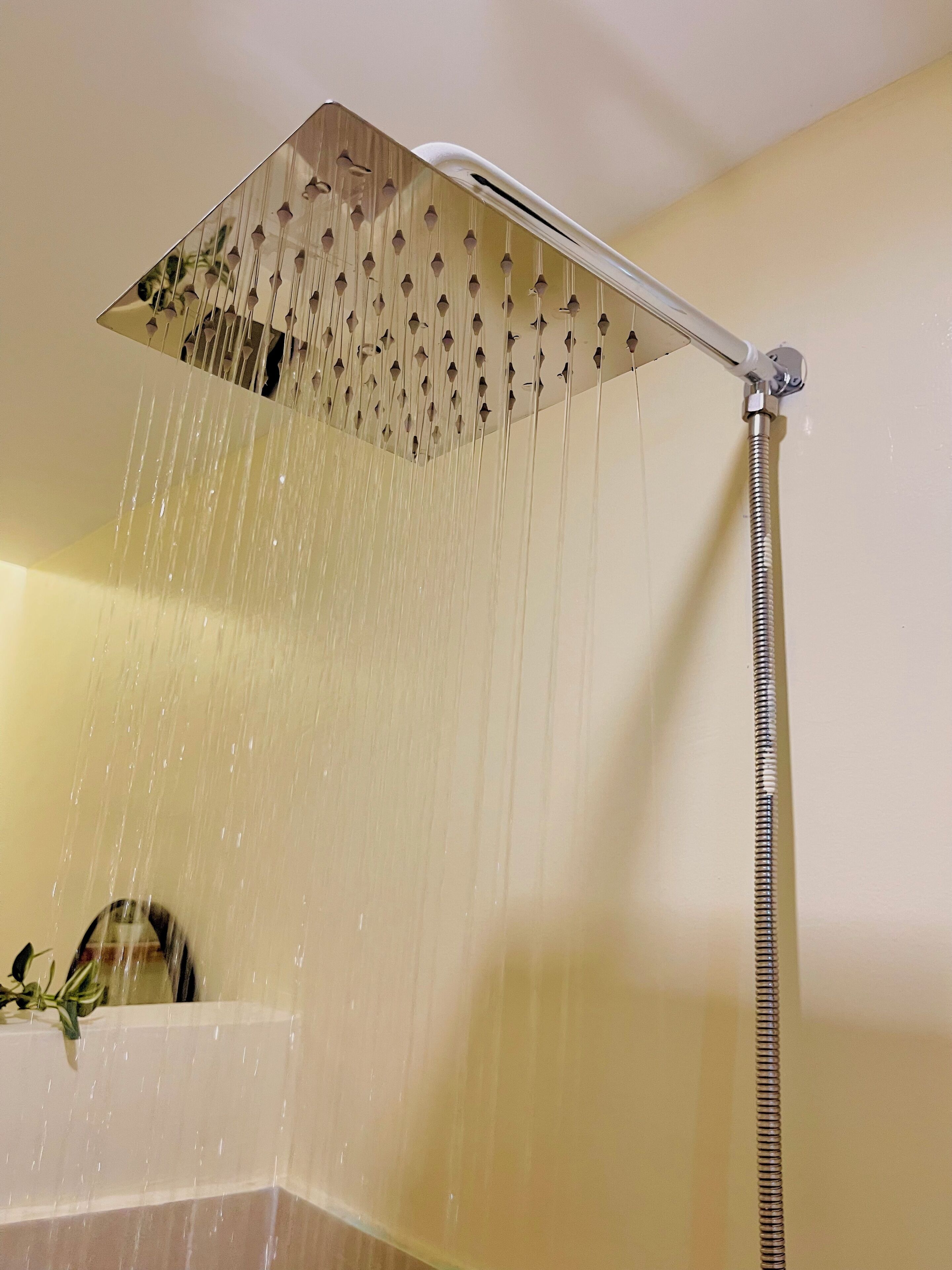 Dusj, hårføner, bidé og håndklær