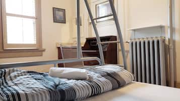 Family Triple Room | Free WiFi, bed sheets