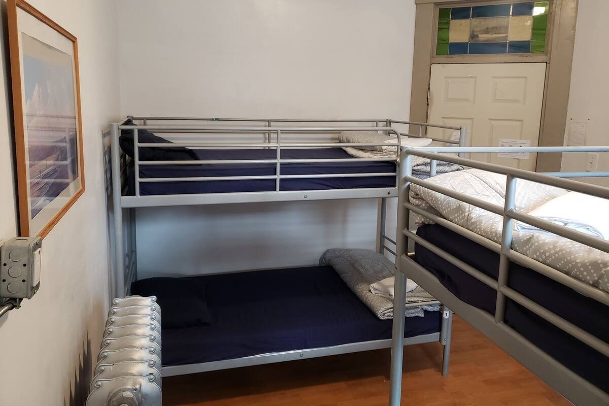 WiFi (free), bed sheets