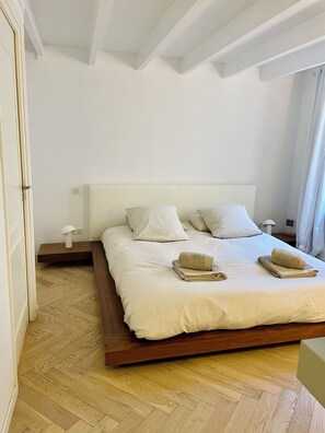 3 chambres, bureau, fer et planche à repasser, Wi-Fi gratuit