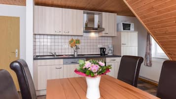KylskÄp, mikrovÄgsugn, ugn och diskmaskin