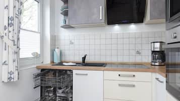 Frigorifero, microonde, forno, lavastoviglie