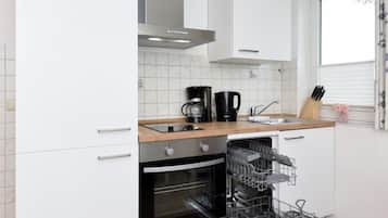 Refrigerador, microondas, horno y lavavajillas