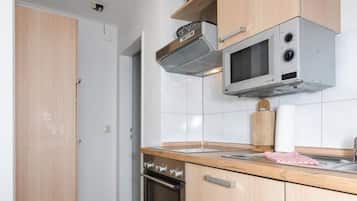 Refrigerador, microondas, horno y lavavajillas
