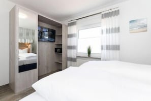 2 bedrooms, free WiFi, bed sheets
