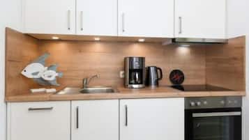 Kühlschrank, Mikrowelle, Ofen, Geschirrspüler